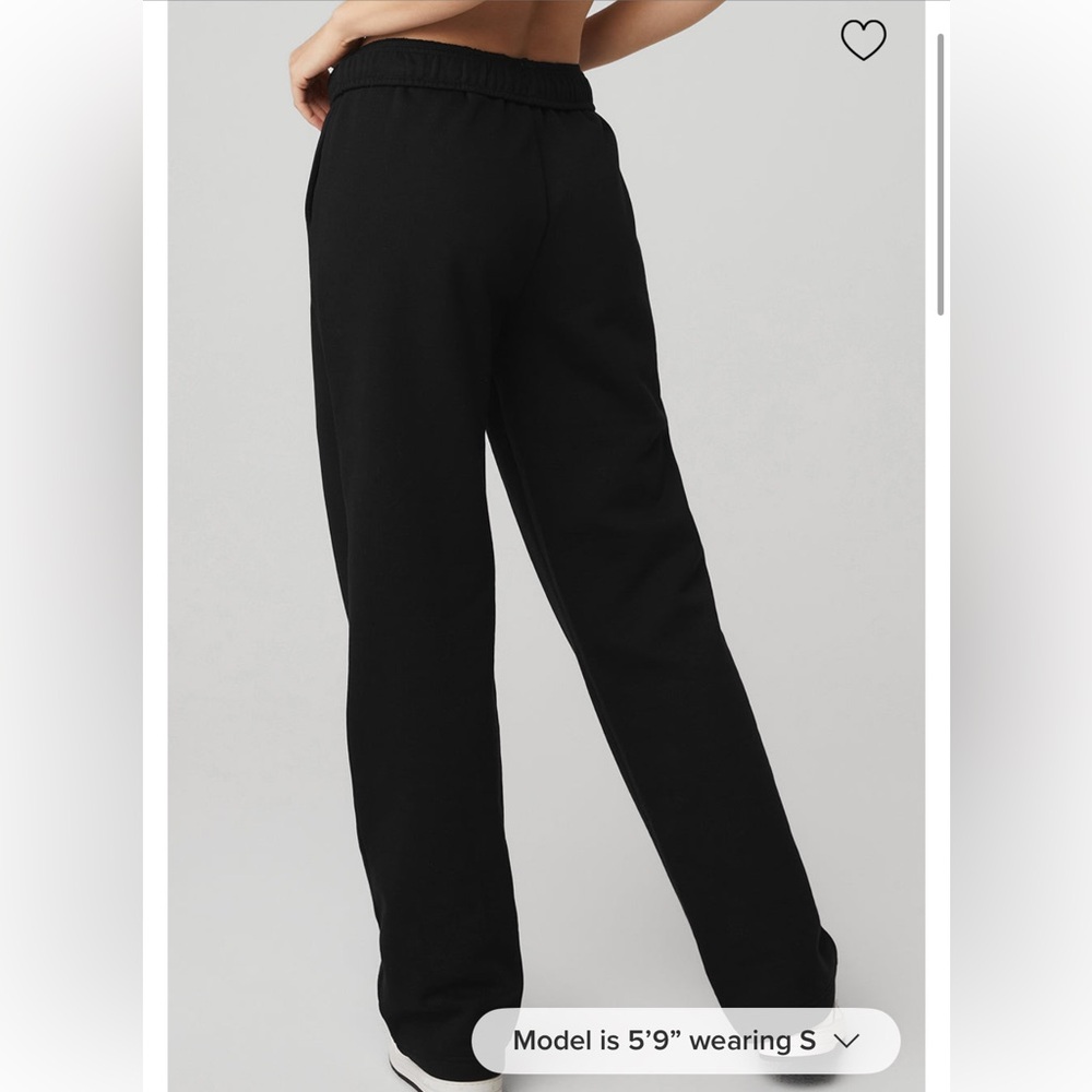 ALO Yoga Unisex “Accolade” Sweat Pant 31” Inseam (XS) *BESTSELLER AT ALO* - Picture 2 of 10